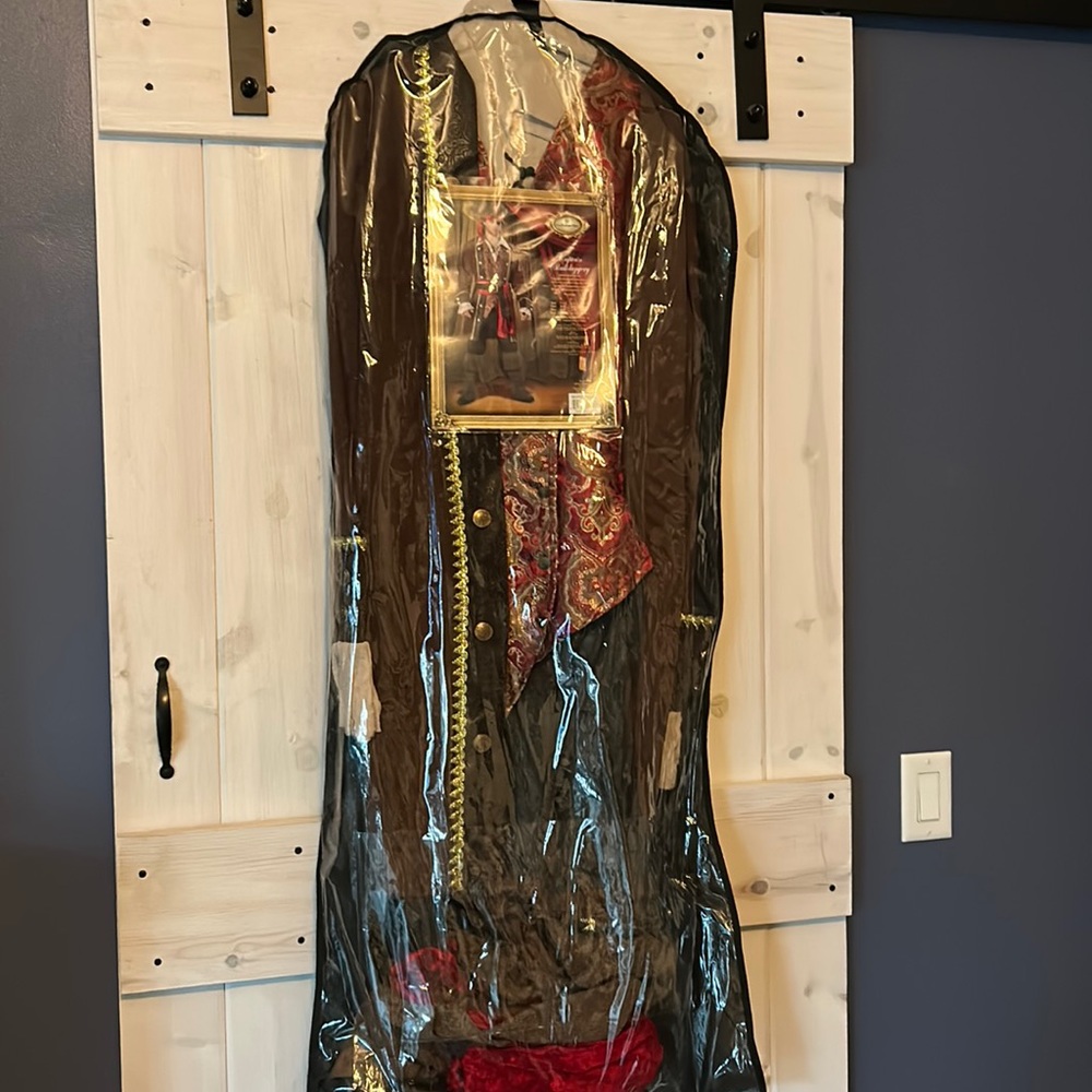 Men's Pirate Costume size Large